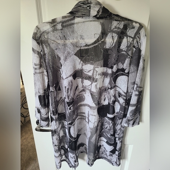 CREATION Black & White Sheer Cover Up Cardigan Jacket Size Large NWT - Picture 8 of 9